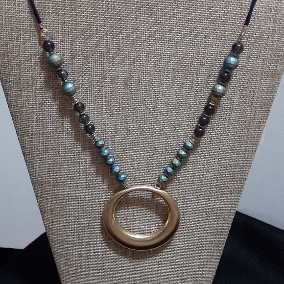 CHRISTOPHER  &  BANKS - Picture 2 of 5